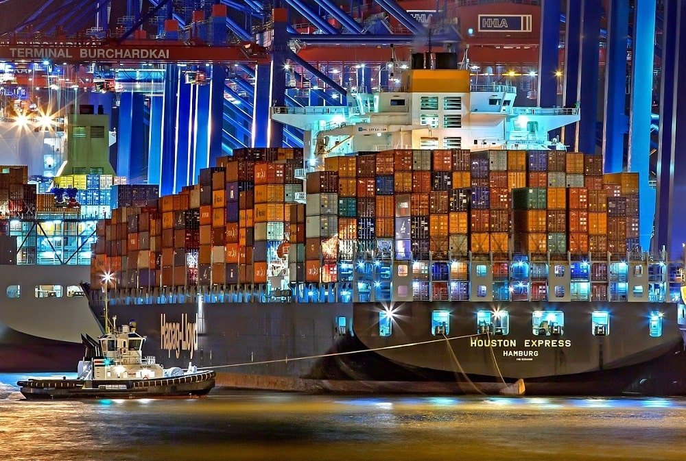 a ship full of containers from the dropshipping suppliers